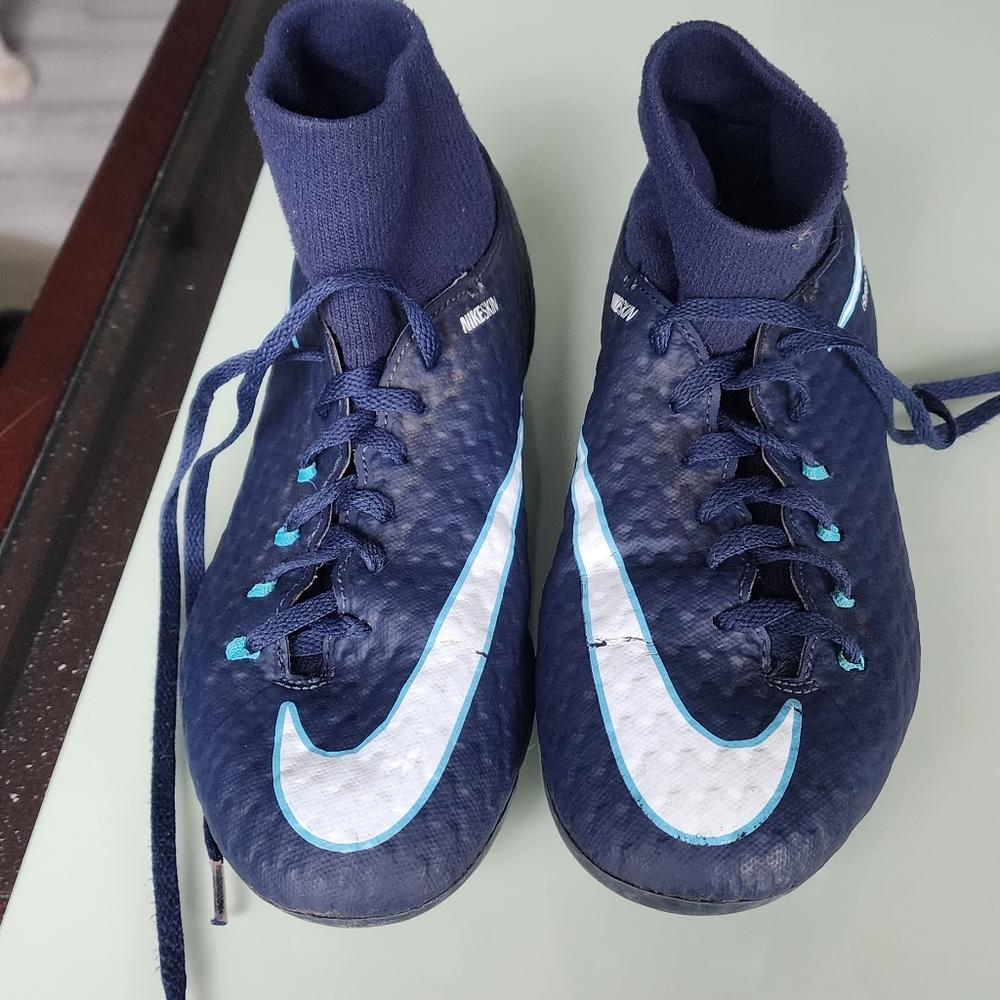Nike Hypervenom Soccer Cleats. Size 5T